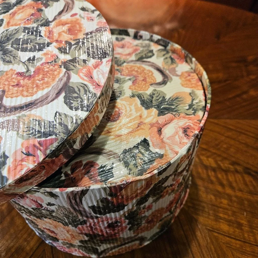 Vintage set of 6 nesting boxes roses corrugated sturdy unused condition